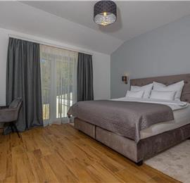 5 bedroom villa with pool near Crikvenica, sleeps 10